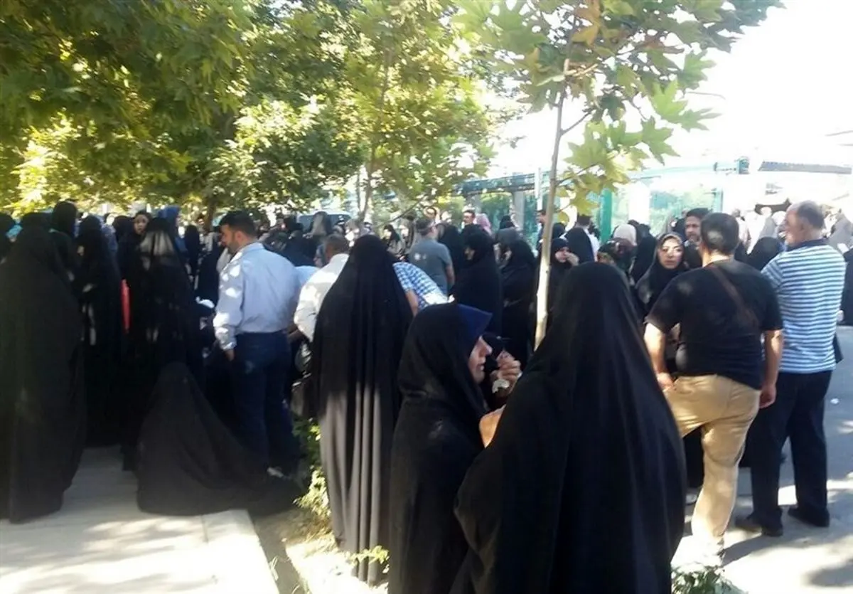تجمع فرهنگیان بازنشسته در مقابل وزارت آموزش و پرورش