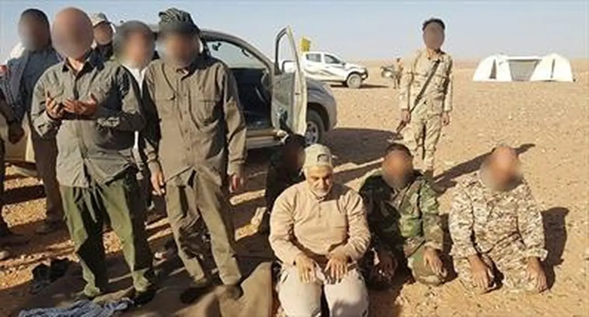 نماز شکر سردار قاسم سلیمانی به همراه لشکر فاطمیون