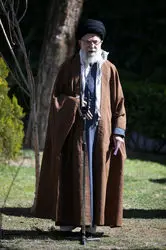 رهبر معظم انقلاب به مناسبت روز دختکاری نهال کاشتند/گزارش تصویری