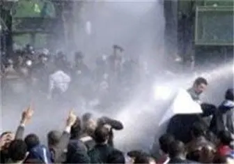 درگیری شدیدپلیس دانشجویان در میدان التحریر