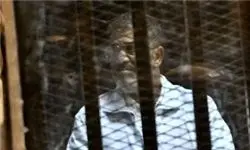 خودداری مرسی از ثبت حضورش در دادگاه