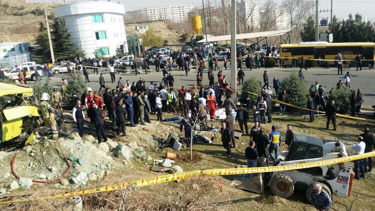 تحویل اجساد ۱۰ فوتی حادثه اتوبوس دانشگاه آزاد به خانوادههایشان