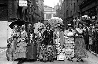پوشش زنان در عصر ملکه ویکتوریا+تصاویر