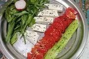 تزیین نان و پنیر و خیار و گوجه به شکل پرچم ایران