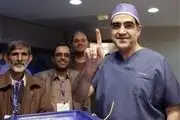 وزیر بهداشت با لباس جراحی رأی داد+عکس