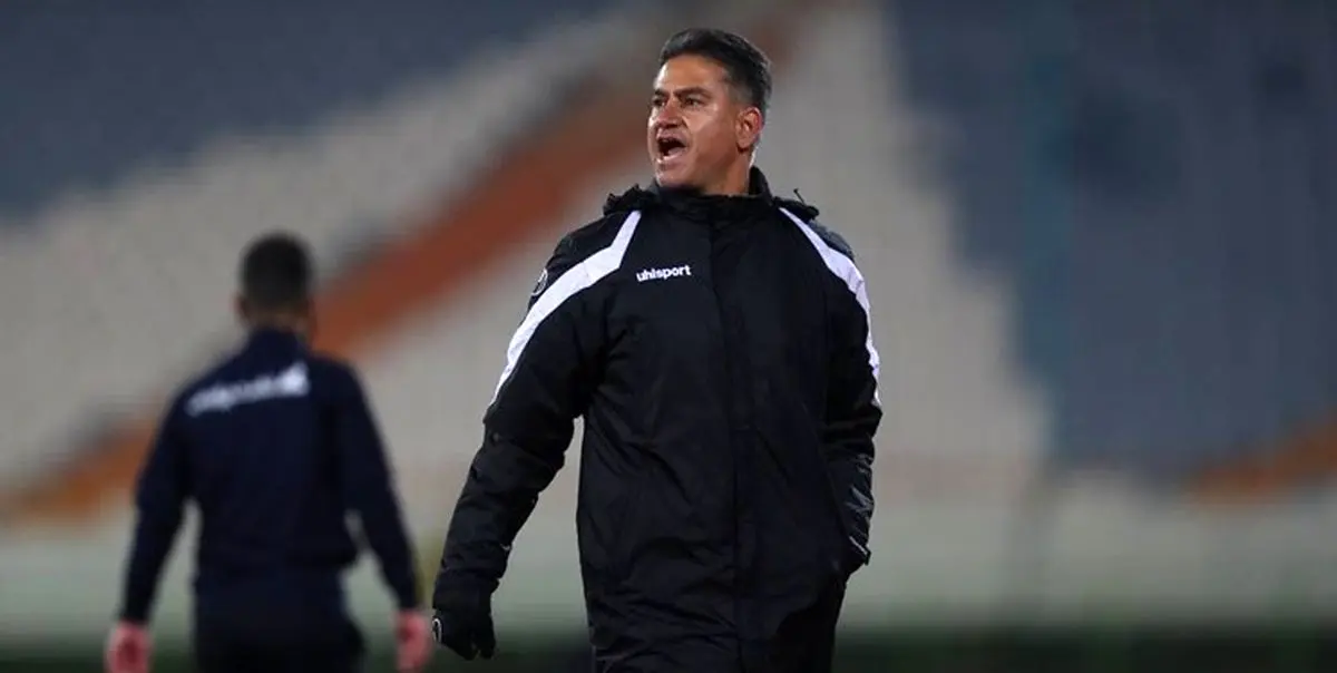 حمله مربی پرسپولیس به سازمان لیگ برای چمن دردسر ساز!