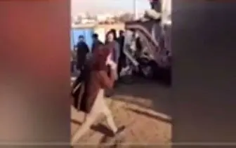 حمله صدها نفر به یک دختر در سلیمانیه +فیلم