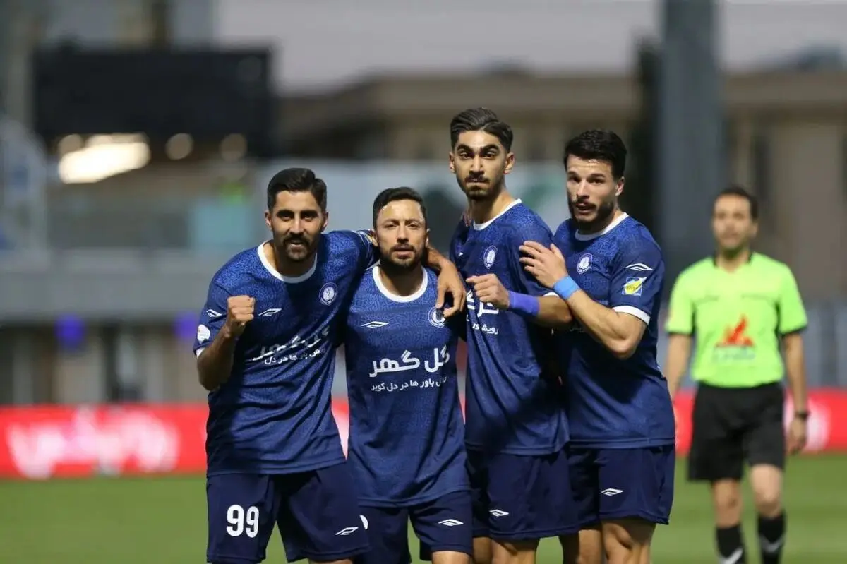 گل‌گهر صدرنشین شد