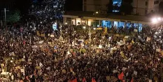 تظاهرات مقابل محل اقامت «نتانیاهو» همچنان ادامه دارد