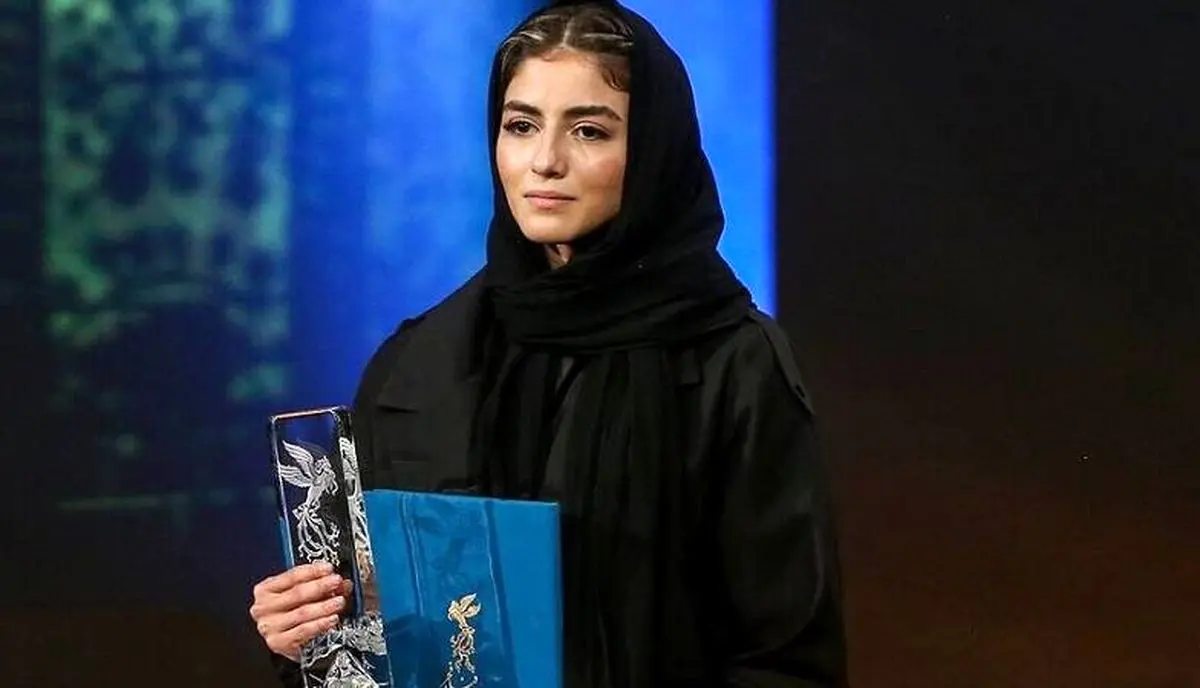 پرتره زیبا و جذاب پردیس پورعابدینی با روسری سنتی