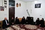 حضور قالیباف در منزل شهید مدافع امنیت سید روح الله عجمیان+تصاویر