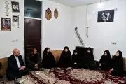 حضور قالیباف در منزل شهید مدافع امنیت سید روح الله عجمیان+تصاویر