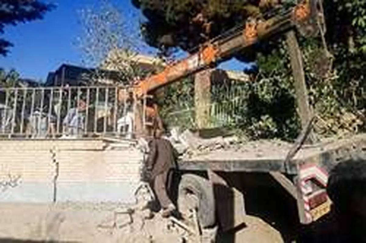 برخورد جرثقیل با هیات عزاداران حسینی +عکس