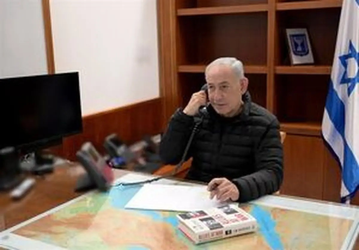 گفتگوی تلفنی نتانیاهو با ترامپ از مخفیگاه / اشاره نتانیاهو به کتاب روی میز