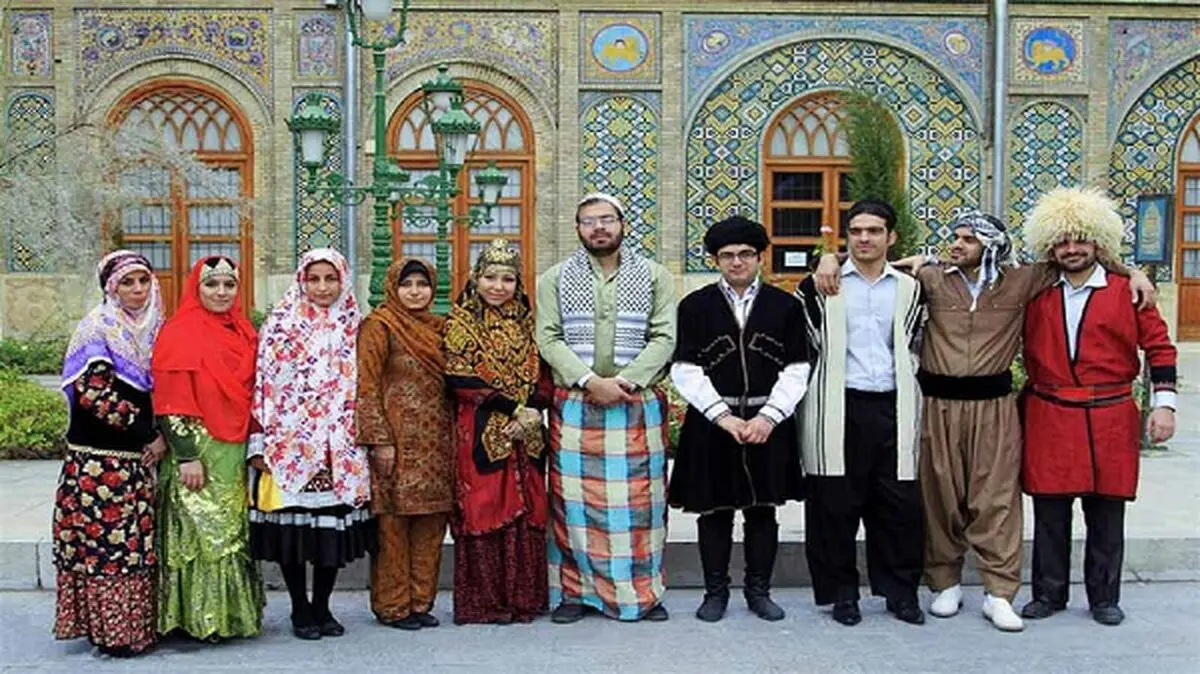 پوشاک بخش مهم فرهنگ هر سرزمینی است