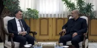 تاکید وزیر کشور بر تقویت روابط ایران و ترکیه