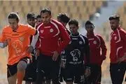 حضور بازیکن سابق پرسپولیس در تمرین نفت+ عکس