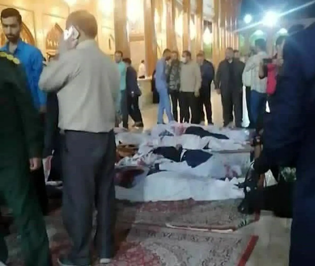 لحظه ورود فرد تروریست به حرم شاهچراغ +فیلم