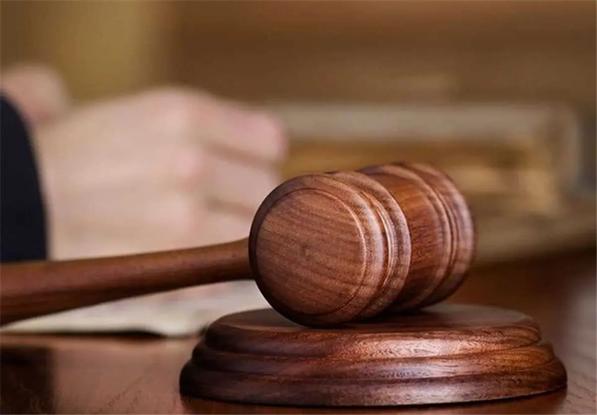 متهم زن فراری در پرونده دکل نفتی به صورت غیابی محاکمه می شود