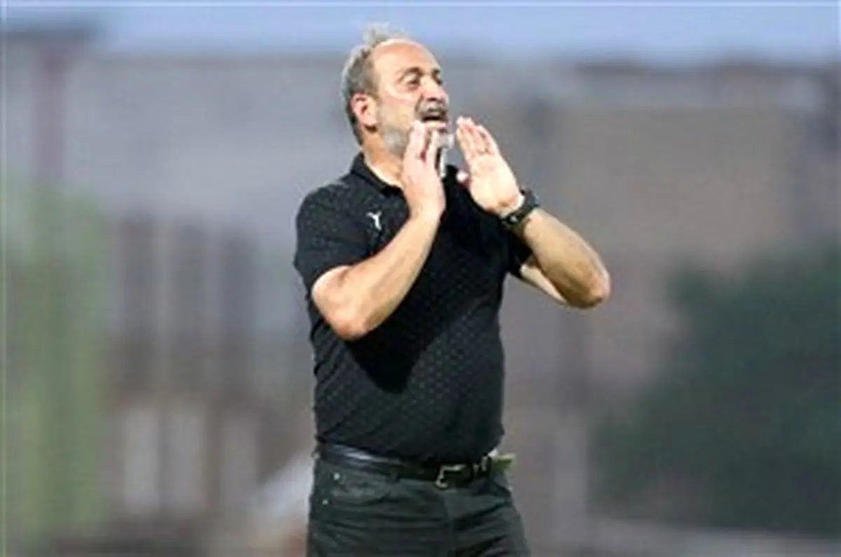 عاشق پیراهن مشکی هستم 