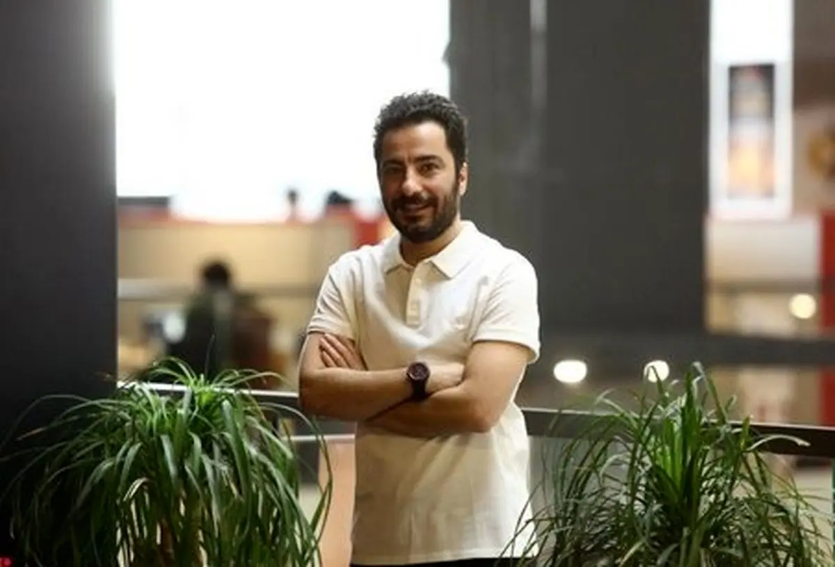 «نوید محمدزاده» و بازهم تیپی خاص و متفاوت/ عکس