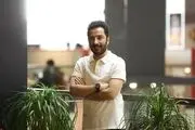 واکنش نوید محمدزاده به گرفتن جایزه از دست فردوسی‌پور/ عکس