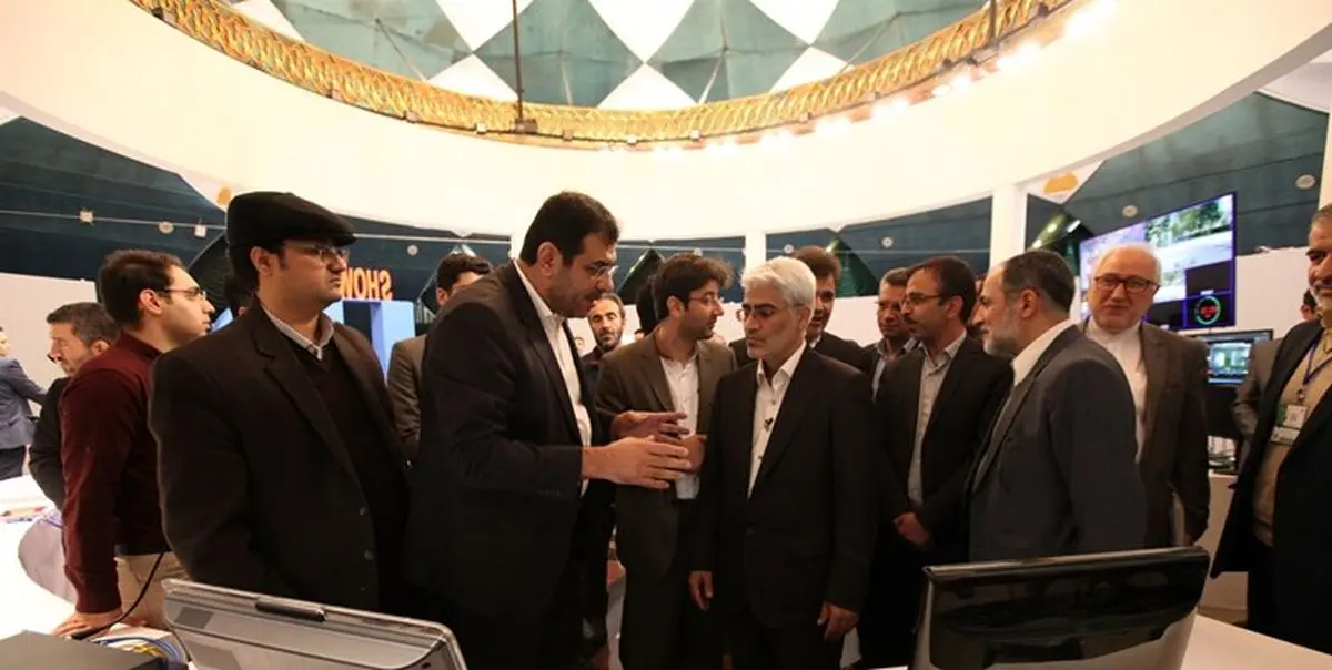 بازدید نوبخت و آشنا از نمایشگاه صنعت رسانه