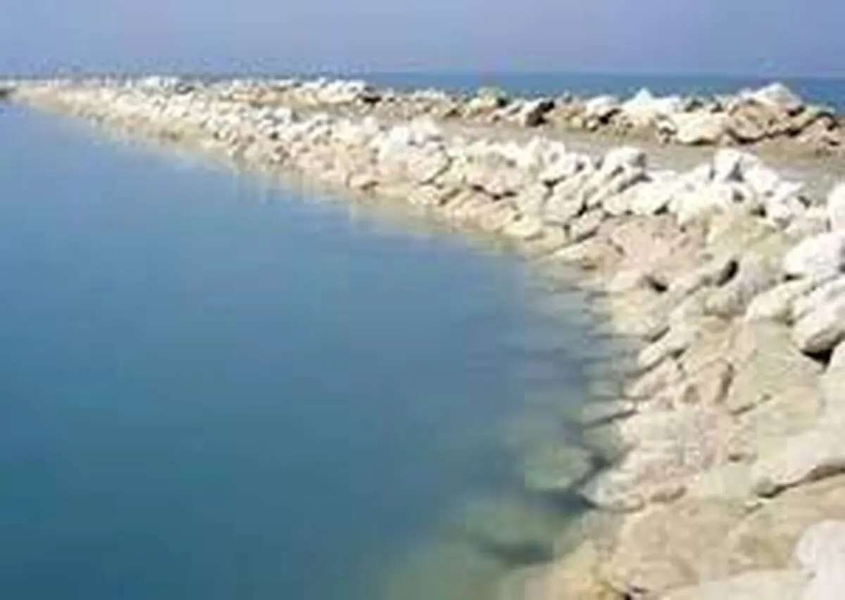 ساخت بزرگ‌ترین موج‌شکن ایران در جاسک هرمزگان 