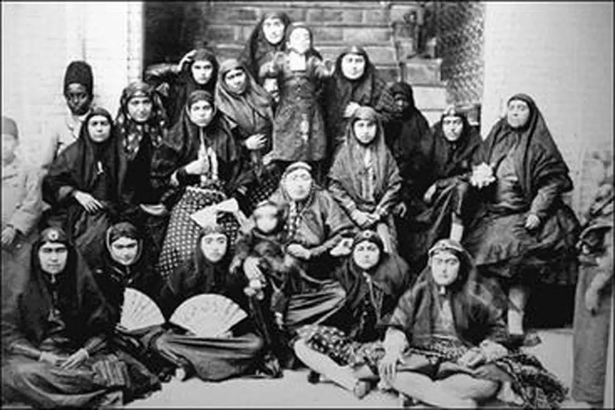 عروس شاه از " عمارت جنبی انارستان " فراری میشود
