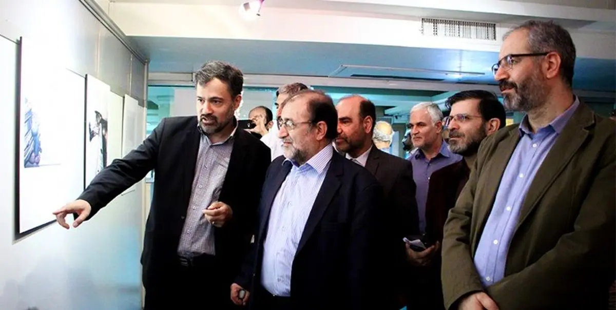 هنرمندان وجدان بیدار جامعه هستند