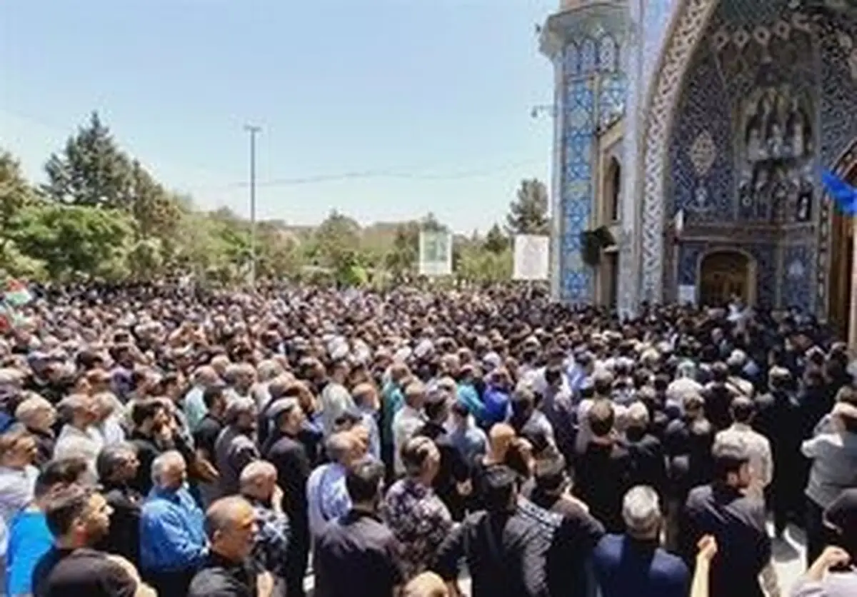 تشییع باشکوه ۲ شهید حمله اسرائیل در کرج‌
