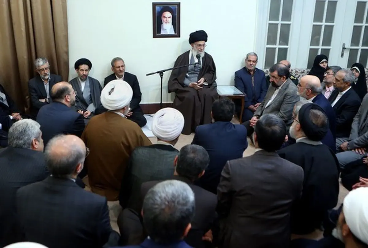 رهبر انقلاب: از هر اقدام مفید و لازم در جهت منافع ملی، گشایش امور و حل مشکلات مردم جداً حمایت خواهم کرد
