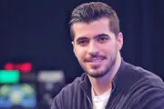 سعید عزت‌اللهی در حال نوازش یک قلاده شیر!+ فیلم