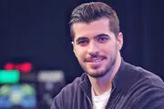 سعید عزت‌اللهی در حال نوازش یک قلاده شیر!+ فیلم