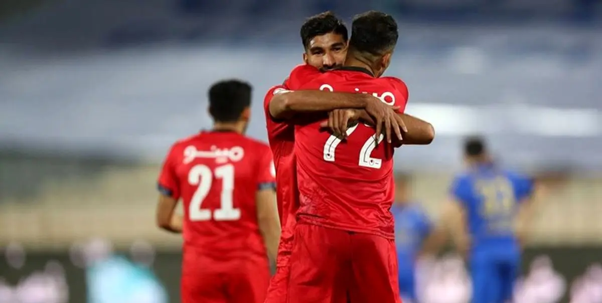 سنگ بزرگ پیش پای پرسپولیس
