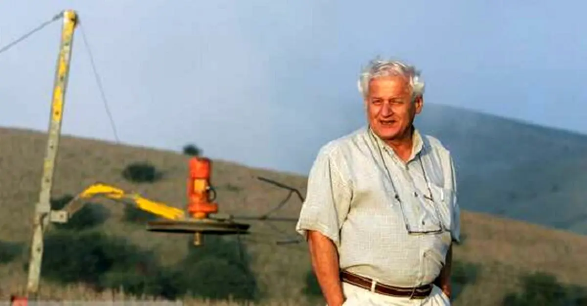 مستند نیمهکاره اکبر عالمی تمام شد