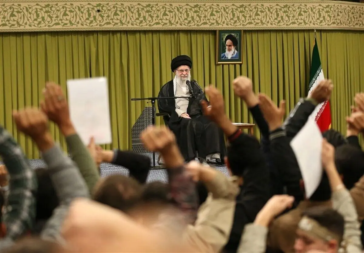 عکس جدید سردار قاآنی در دیدار بسیجیان با رهبر معظم انقلاب