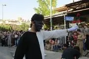 نمایش خیابانی با موضوع اعتیاد در بانه برگزار شد + عکس