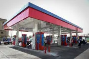 صف طولانی پمپ بنزین در غرب تهران محدوده بوستان جوانمردان/ فیلم
