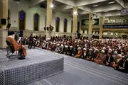دیدار مردم قم با رهبر انقلاب در سالروز قیام ۱۹ دی/ گزارش تصویری