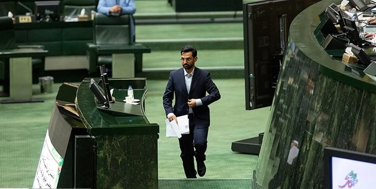 آذری جهرمی: فیبر نوری سیستان و بلوچستان تا اردیبهشت قابل قبول میشود