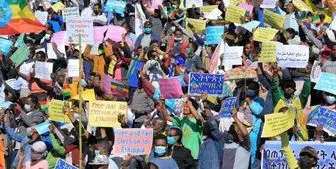 دلیل تظاهرات ده‌ها هزار نفری علیه «جو بایدن» در پایتخت اتیوپی