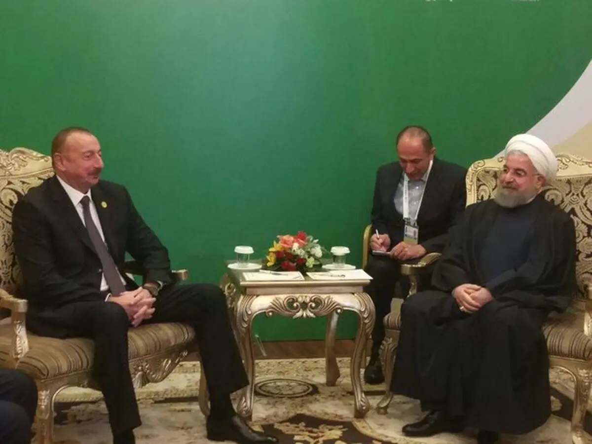 گفتگوی «روحانی» و «الهام علی اف» در حاشیه اجلاس آستانه