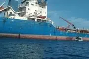 تصاویر جدید از توقیف نفتکش خارجی
