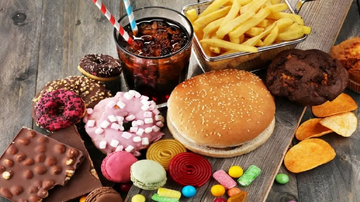 غذاهای مضر برای قلب انسان پس از ۵۰ سالگی