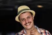 سلفی «جواد عزتی» با چهره ی رنگ و رو پریده