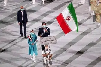 ماسک‌های لنگه‌به‌لنگه کاروان ایران در رژه +عکس