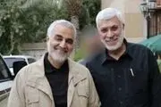 مداحی ملاباسم کربلایی در کنار تصویر حاج قاسم +تصاویر