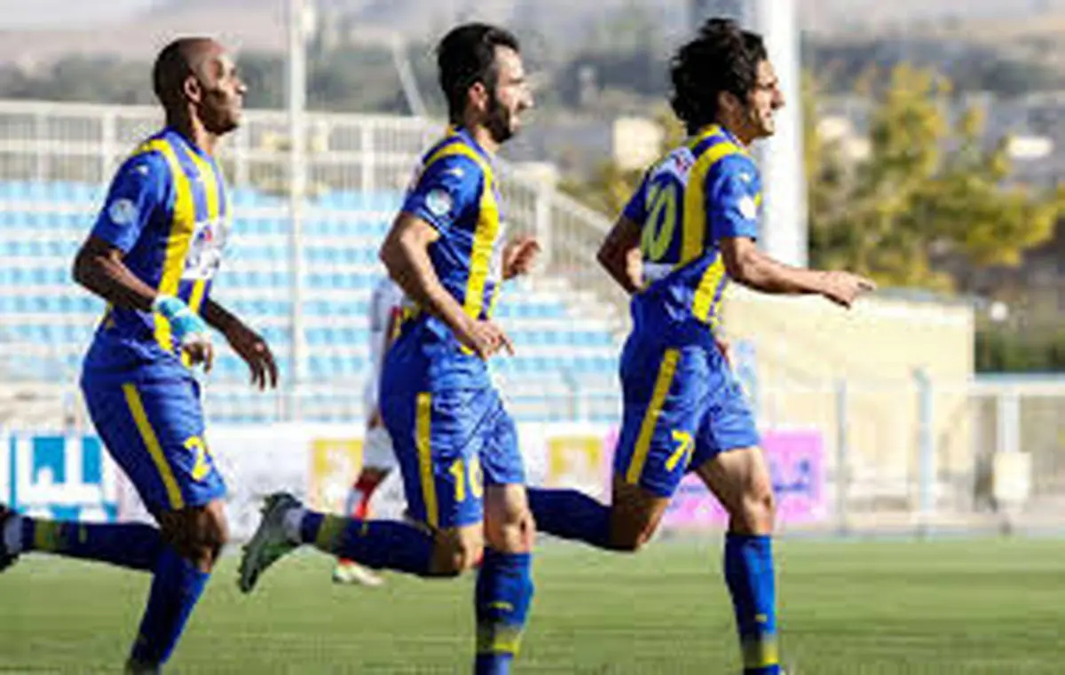 بازیکن سابق پرسپولیس با آبی پوشان تبریز تمدید کرد