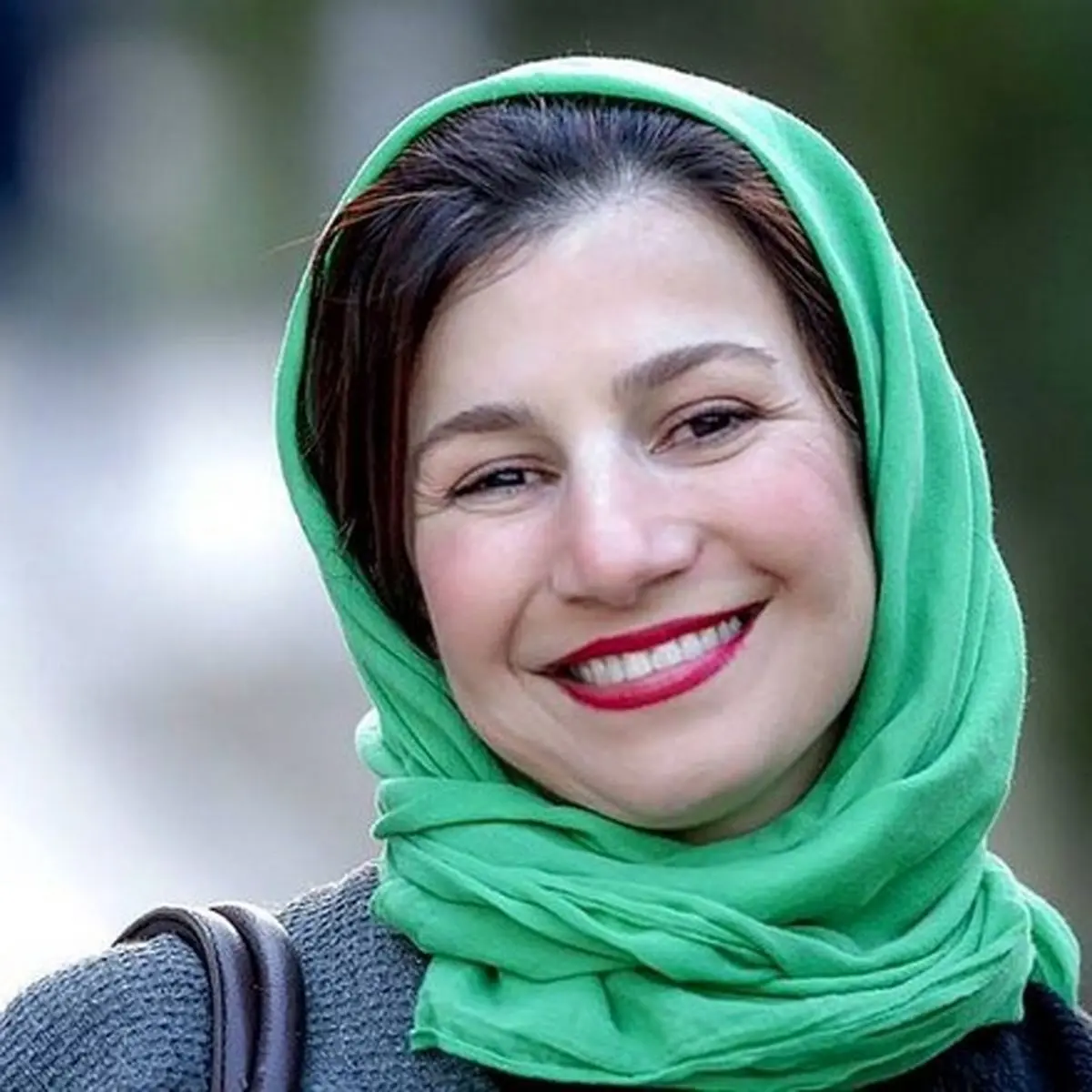 آغوش گشوده لیلی رشیدی برای کودکی‌هایش /عکس